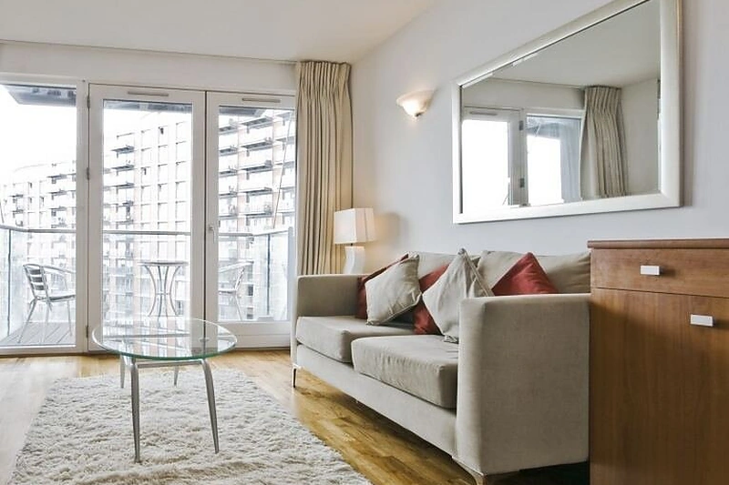 Pakabinamas veidrodis