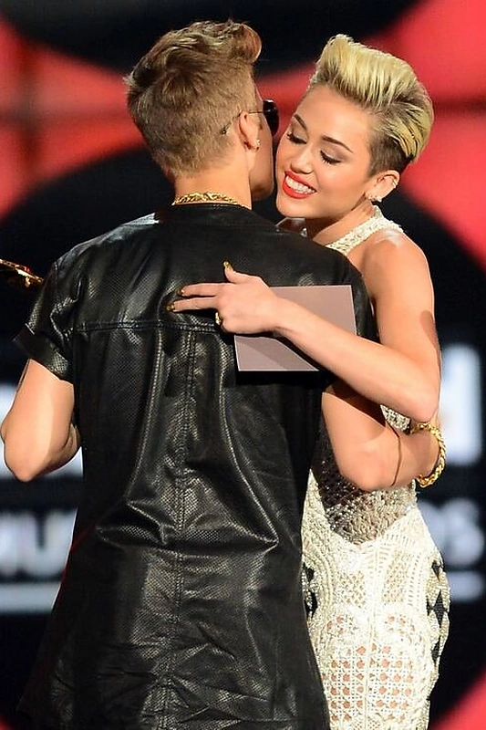 Justinas Bieberis ir Miley Cyrus
