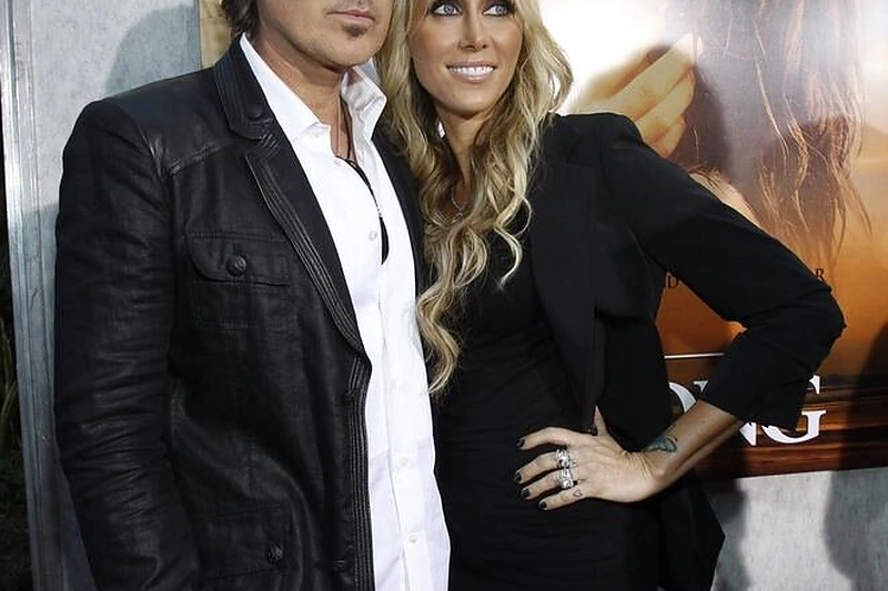 Po 19 metų santuokos skiriasi Miley Cyrus tėvai Billy Ray ir Tisha