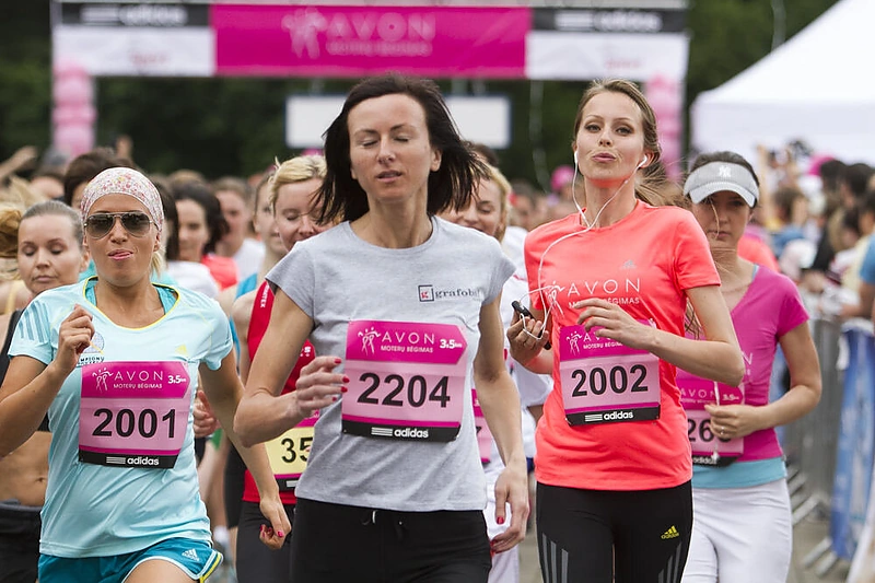 Vilniaus Vingio parke vyko „Avon” moterų bėgimas”