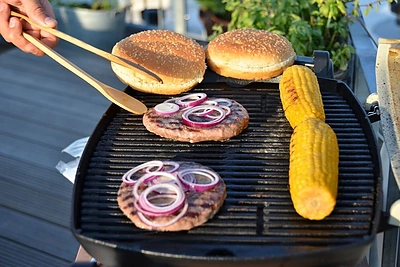 Gurmaniškam mėsainiui tiks ir dešrelių mėsa, ir ant grilio kepti arbūzai