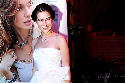 Ieva Juozapaitytė nepaisė prietarų ir madų pristatyme demonstravo vestuvinę suknelę