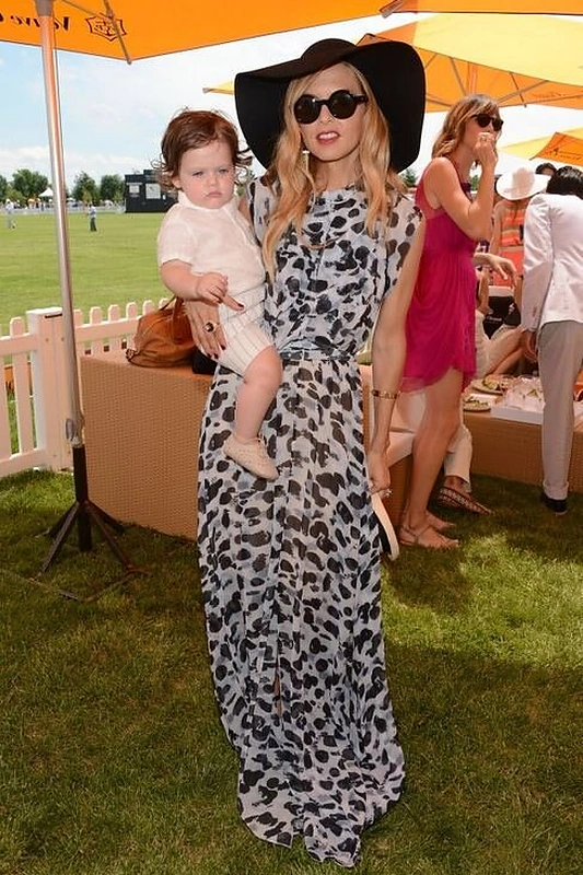 Rachel Zoe su sūnumi Skyleriu Bermanu Džersyje, JAV.