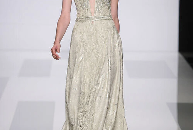 Dizaineris iš Libano Tony Wardas nustebina princesių suknelėmis.