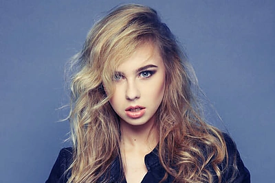 Įvertinkite: Simonna pristato nužudytam broliui Vaidui skirtą dainą „My Eyes On You“