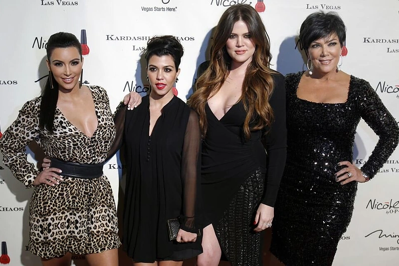 Kim Kardashian, Kourtney Kardashian ir Khloe Kardashian su mama Kris Jenner