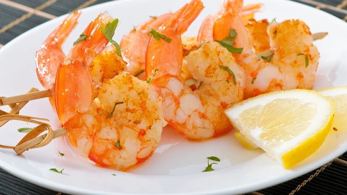 Ant laužo keptos krevetės