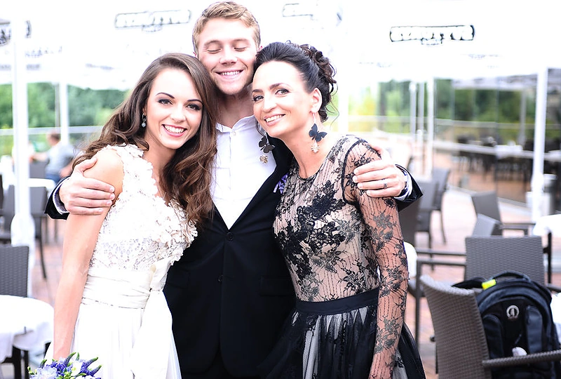 Evelina Anusauskaitė-Young, Adamas Youngas ir Jurga Anusauskienė / Lukas Balandis / BNS nuotr.