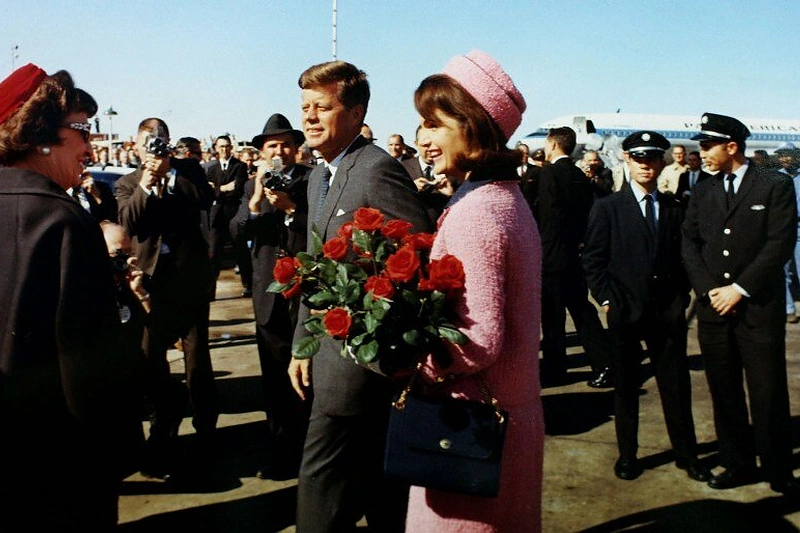 JAV prezidentas John F. Kennedy ir pirmoji šalies ponia Jacqueline Bouvier Kennedy