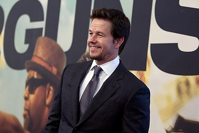 Markas Wahlbergas „Calvin Klein“ reklamą su apsinuoginusia Kate Moss laiko gėdingiausiu gyvenimo įvykiu