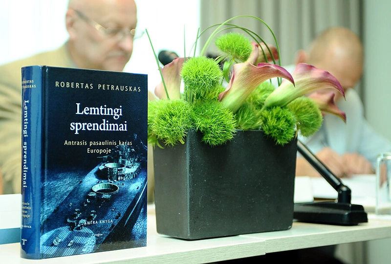 Roberto Petrausko knygos pristatymo akimirka