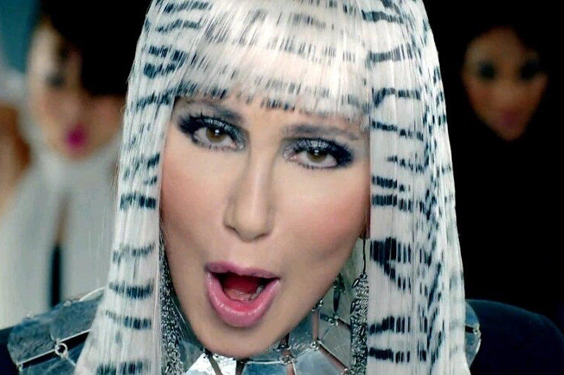 Cher dainos „Woman's World“ vaizdo klipe