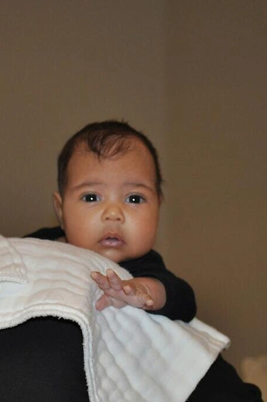 Kim Kardashian ir Kanye Westo pirmagimė North