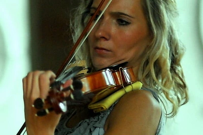 Smuikininkė Rasa Žukauskaitė