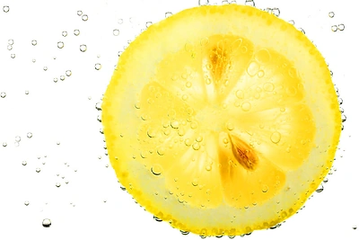 10 priežasčių, kodėl verta gerti vandenį su citrina