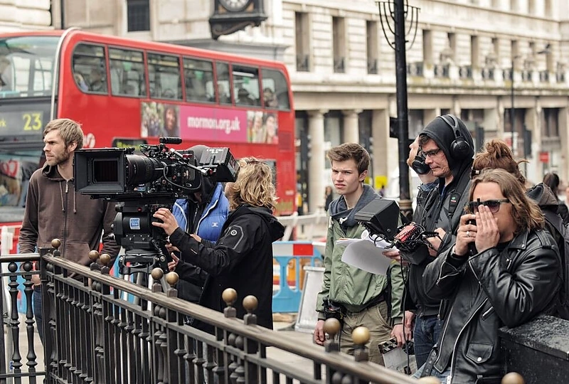 Filmo „Redirected“ akimirka