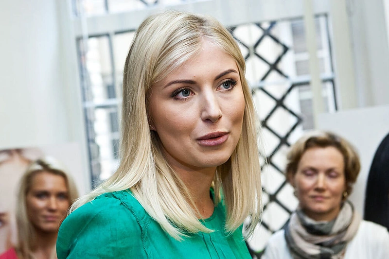 Dieninio makiažo pristatymo akimirka