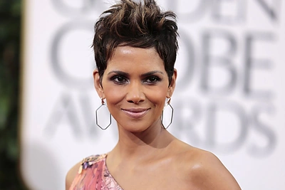 „Oskaro“ laureatė Halle Berry naujame televizijos seriale vaidins astronautę