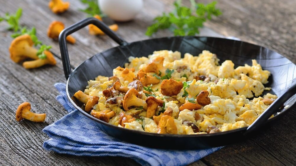 Karališka kiaušinienė su voveraitėmis