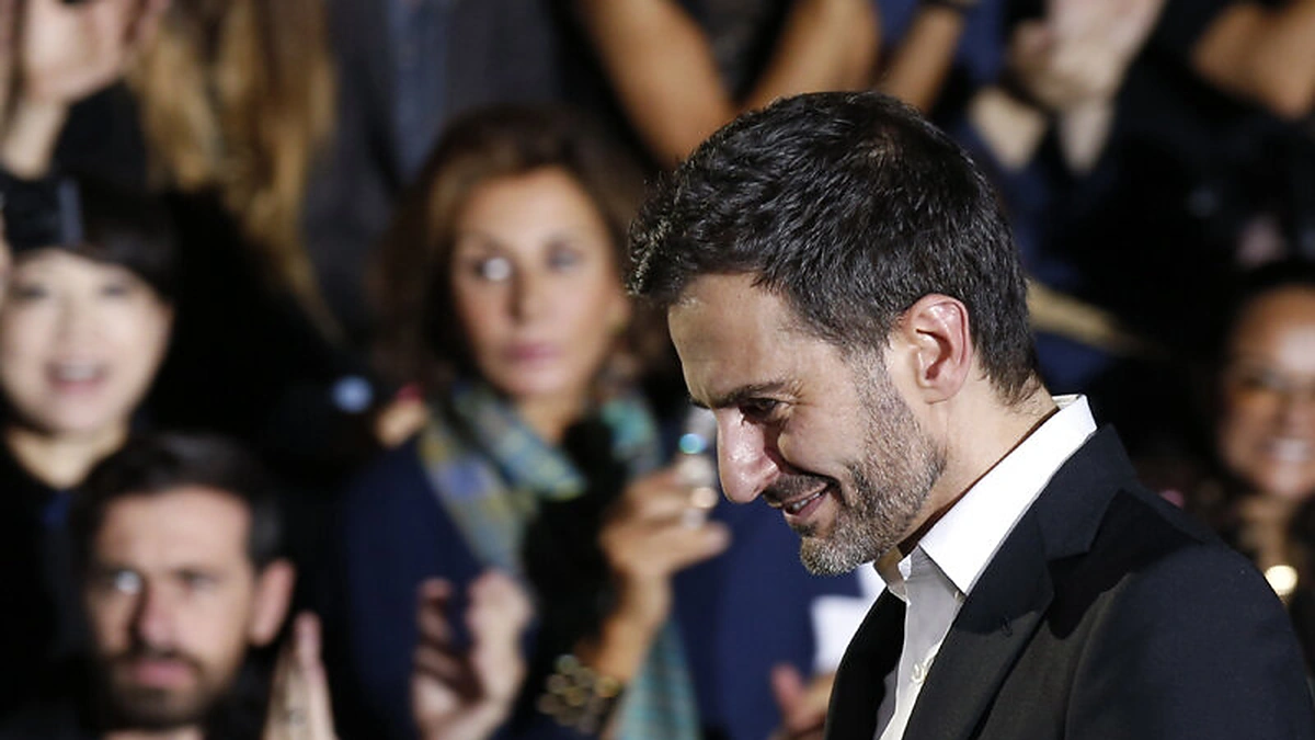 Marc Jacobs po savo Louis Vuitton 2014 m. pavasario/vasaros kolekcijos finalo.