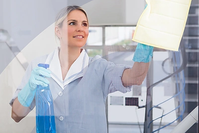 9 gudrybės, kaip greitai ir gražiai nuvalyti stiklo paviršius