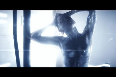 Miley Cyrus dainos „Real and True“ vaizdo klipe