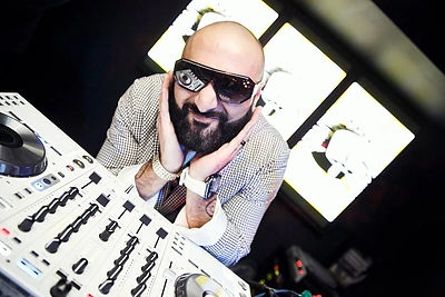 DJ Sezzy ir jo žmonos Agnės šeimą rudenį aplankys gandrai