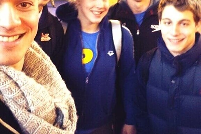 Rūta Meilutytė ir Antony Jamesas (kairėje)