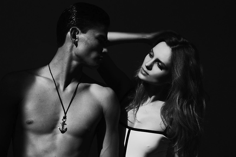 Tuen Simonas Pham ir Asta Valentaitė