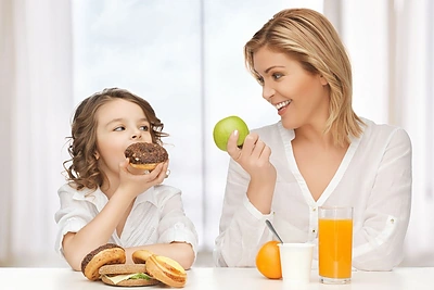 Mitybos specialistas: su kokiais iššūkiais vaikų organizmas susiduria vasarą?