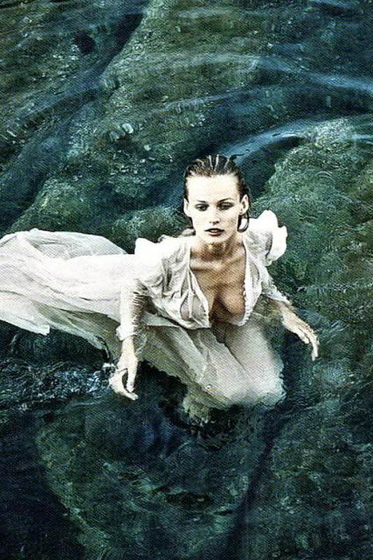 „Pirelli“ kalendoriaus kadras su Edita Vilkevičiūte