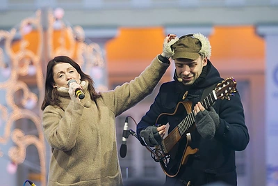 Kalėdinę mugę Prezidentūros kieme vainikavo nuotaikingas koncertas