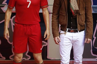 Cristiano Ronaldo ir jo vaškinė figūra