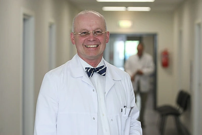 Mirė žinomas šalyje mikrochirurgas Kęstutis Vitkus