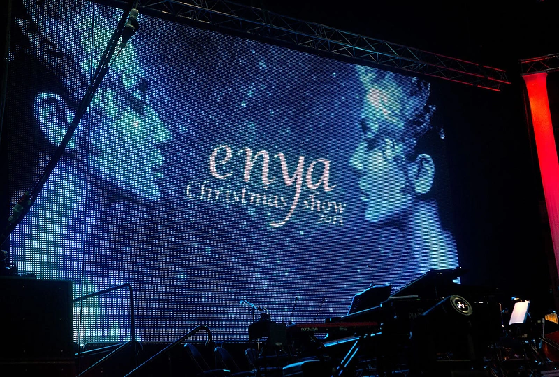 „Enya Christmas Show“ koncerto akimirka