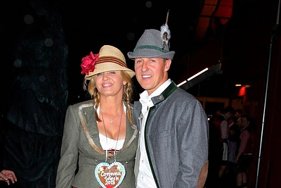 Michaelis Schumacheris su žmona Corinna 2013-ųjų spalį / „Scanpix“/„Sipa Press“ nuotr.