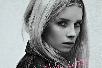 Manekenės Kate Moss sesuo Lottie pradėjo modelio karjerą