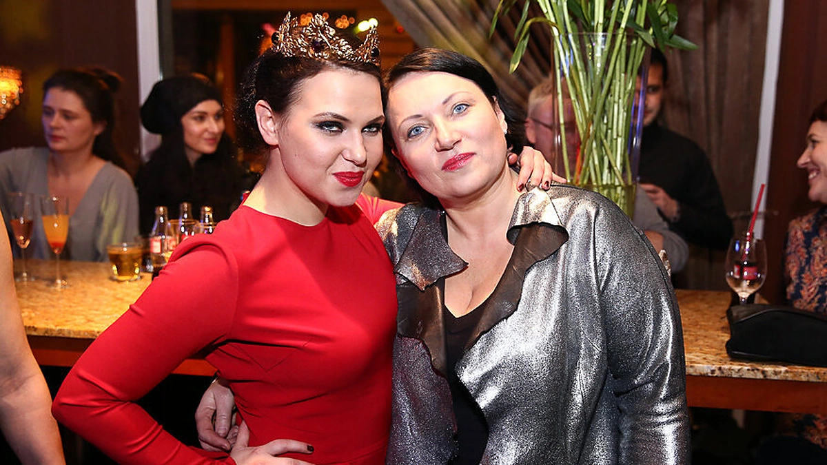 Justė Arlauskaitė-Jazzu su mama Aukse