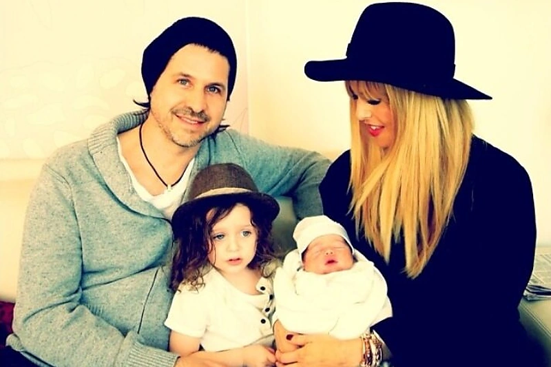 Rachel Zoe su vyru Rodgeriu Bermanu ir sūnumis Skyleriu bei Kaiusu