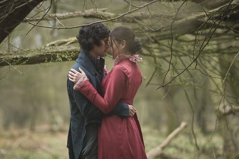 Kadras iš filmo „Švytinti žvaigždė“