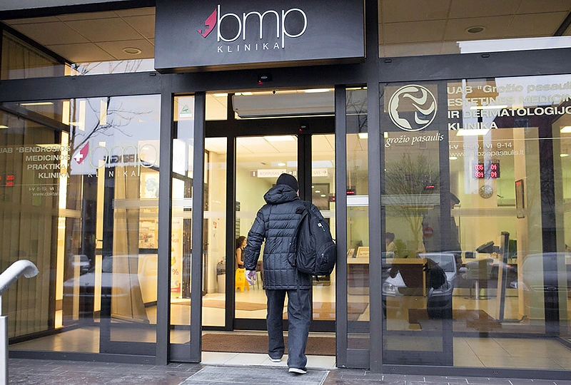 Juozas Petkevičius apsilankė klinikoje