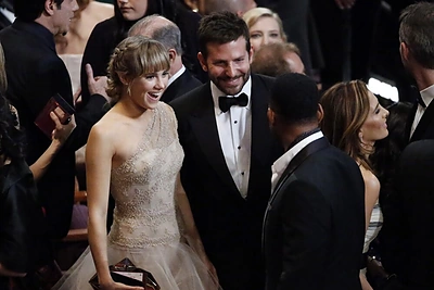 Bradley Cooperis ir Suki Waterhouse