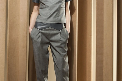 Ramunės Piekautaitės ruduo-žiema kolekcijos modelis