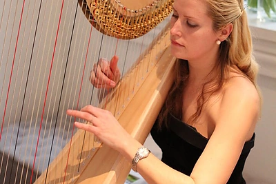 Klaipėdoje apdovanota labiausiai nusipelniusi moteris