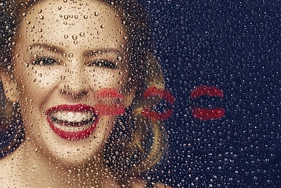 Kaune koncertuosianti Kylie Minogue pristatė itin erotišką dainos „Sexercize“ vaizdo klipą