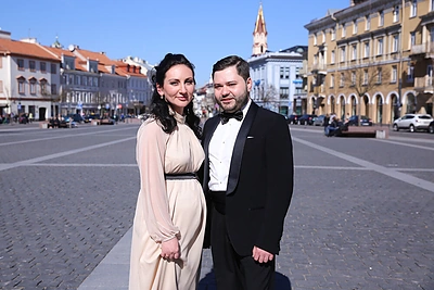 Operos solistas Rafailas Karpis Vilniaus rotušėje susituokė su Diana Daunoravičiūte