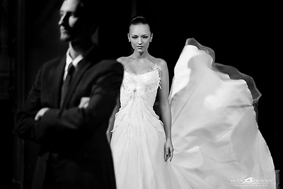 Vestuvinėje fotosesijoje su vaikinu Matu pozavusi Simona Burbaitė: „Apie santuoką kol kas pakalbame tik juokaudami“