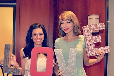 Taylor Swift nustebino savo gerbėją ir sudalyvavo jos mergvakaryje