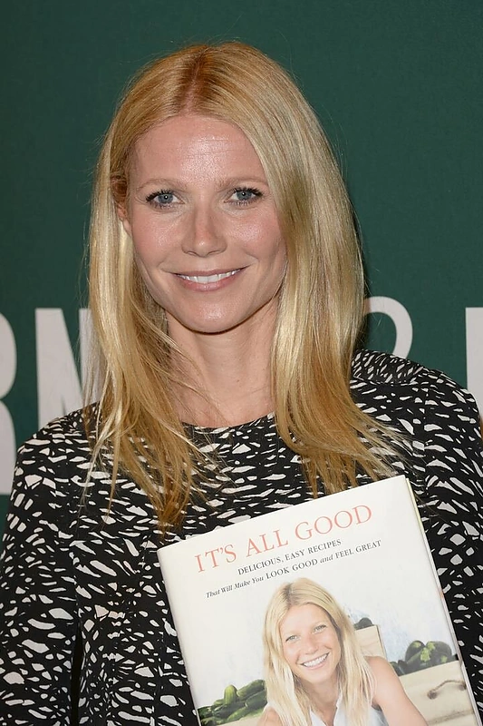 Daug pasipiktinimų sukėlusi Gwyneth Paltrow parašyta kulinarijos knyga „It's All Good“