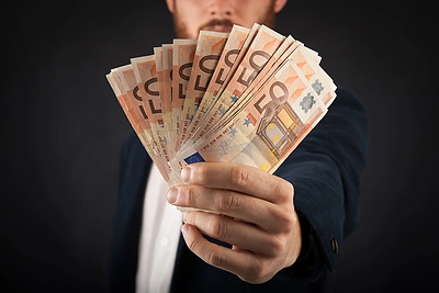 Ar žmogus gali gimti lydimas finansinės sėkmės?